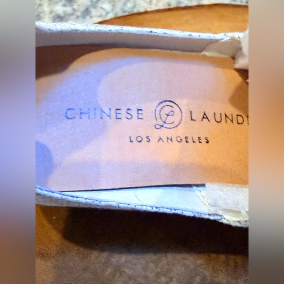 Chinese Laundry Fortune Lizard ankle boot with snake print. Size 6.5. New - Picture 2 of 12